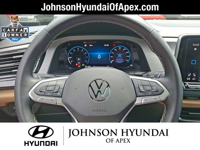 Used 2024 Volkswagen Atlas Cross Sport SE FWD image 19
