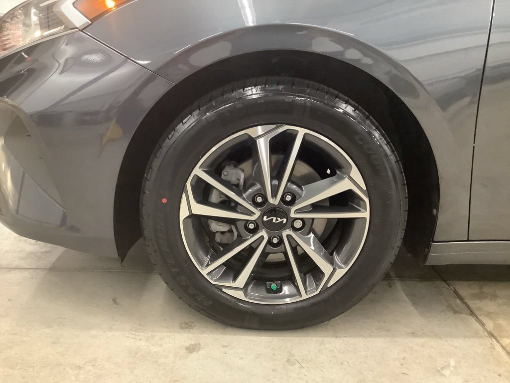 Certified 2023 Kia Forte LXS FWD image 19