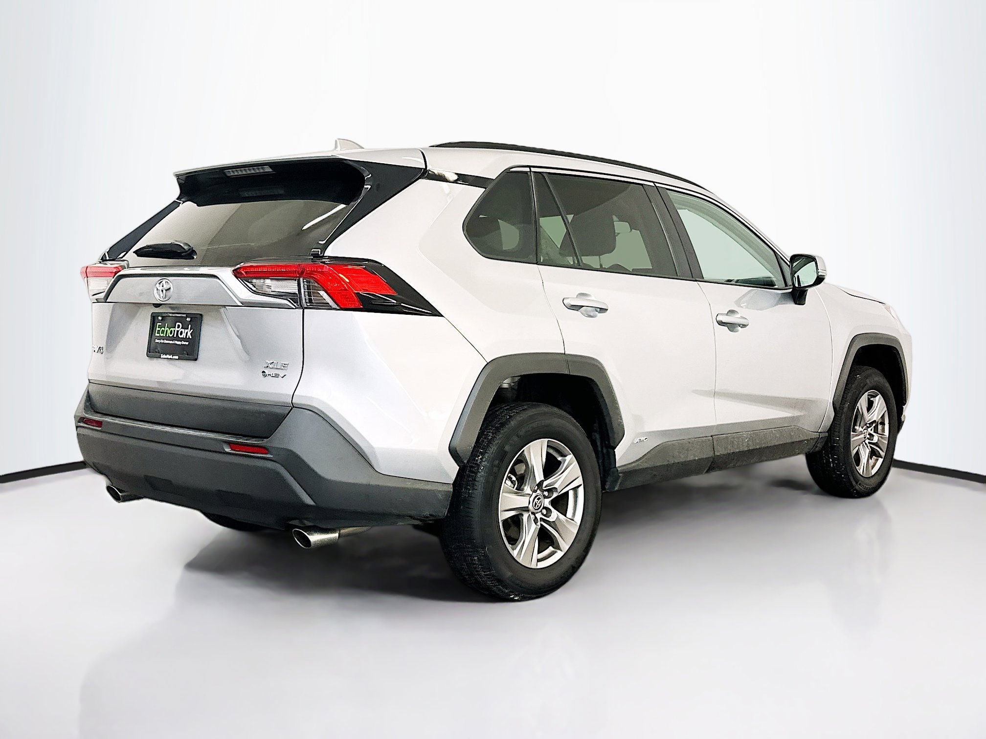 Used 2025 Toyota RAV4 XLE image 9