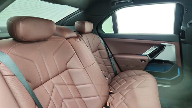Used 2023 BMW 760i xDrive AWD/4WD image 25