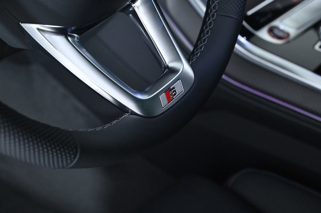New 2026 Audi SQ8 Premium Plus image 20