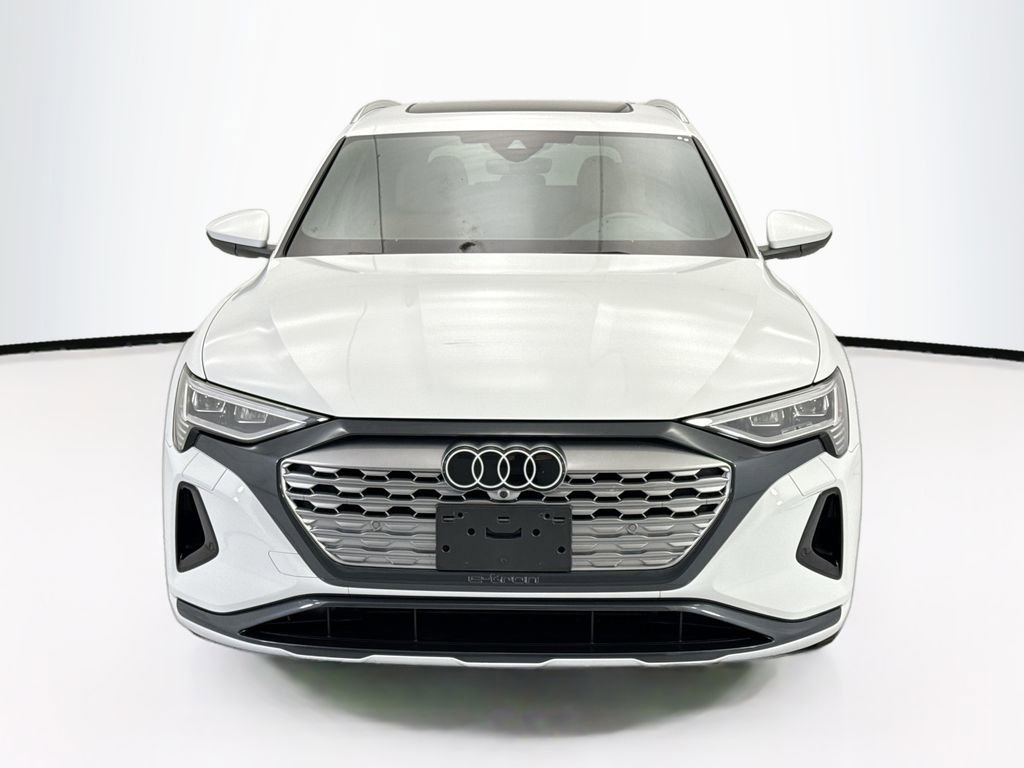 Used 2024 Audi Q8 e-tron Premium AWD/4WD image 2