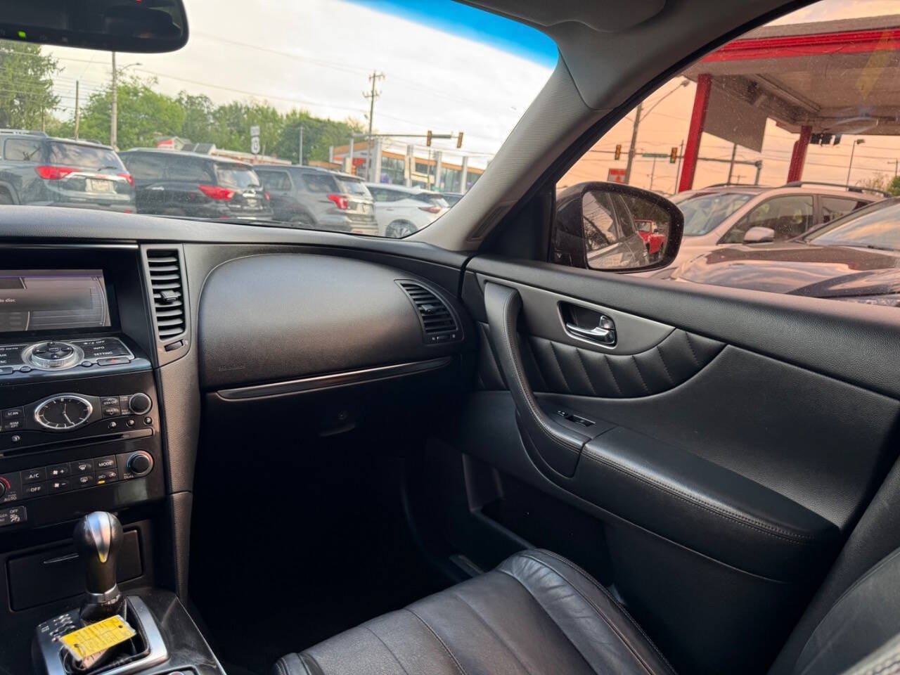 Used 2017 INFINITI QX70 2WD image 11
