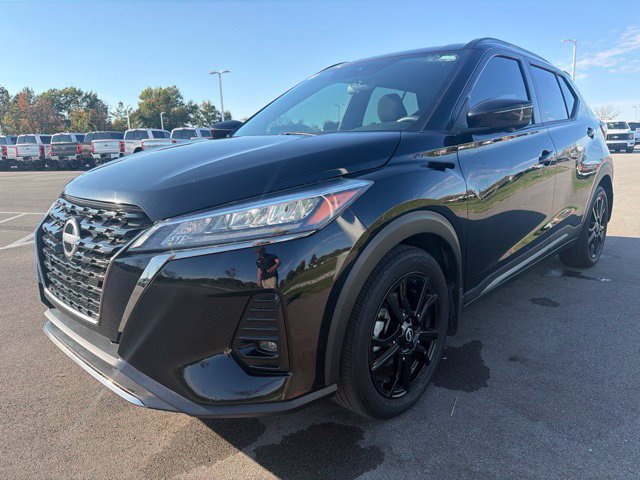 Used 2023 Nissan Kicks SR FWD image 2