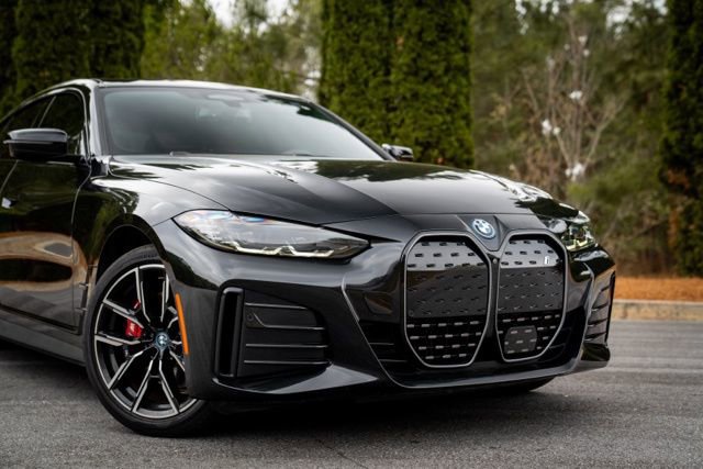 Used 2023 BMW i4 eDrive40 w/ M Sport Package image 6