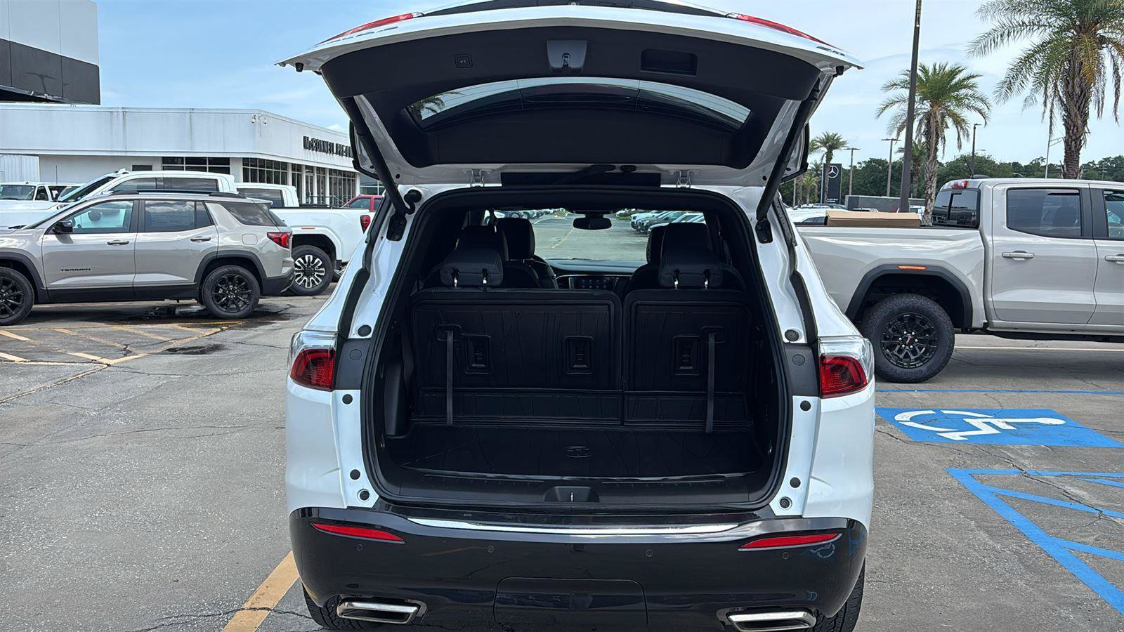 Certified 2024 Buick Enclave Essence w/ Sport Touring Edition AWD/4WD image 19