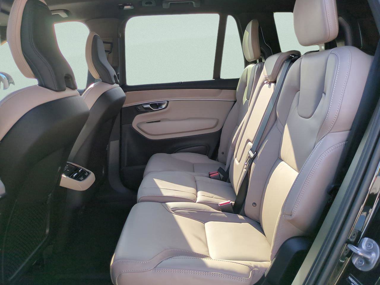 New 2026 Volvo XC90 B6 Ultra w/ Protection Package Premier image 12