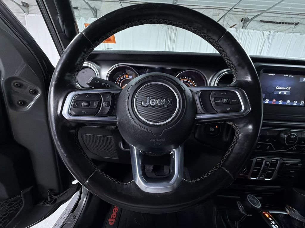 Used 2020 Jeep Gladiator Overland w/ Safety Group image 15