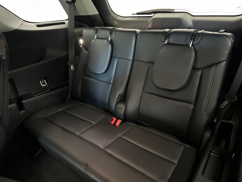 Used 2023 Ford Explorer XLT w/ Equipment Group 202A image 14