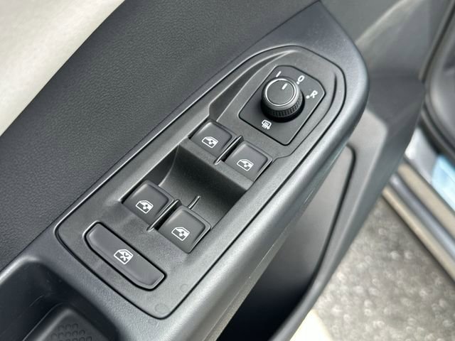 New 2026 Volkswagen Taos SE image 15