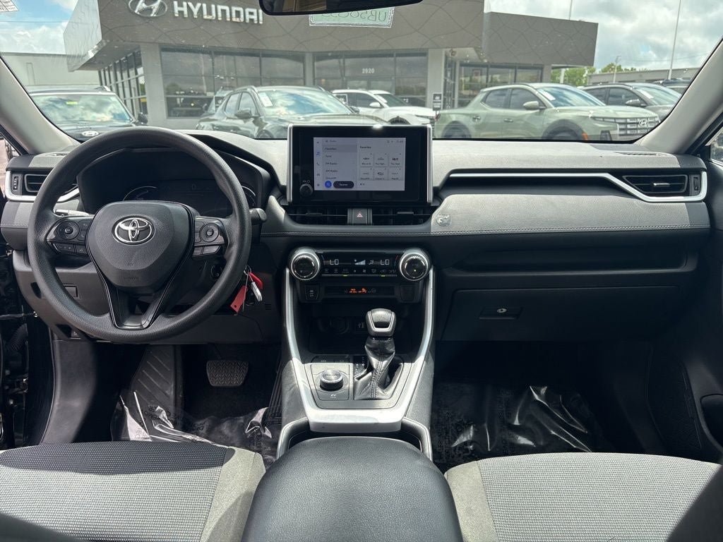 Used 2024 Toyota RAV4 LE AWD/4WD image 29