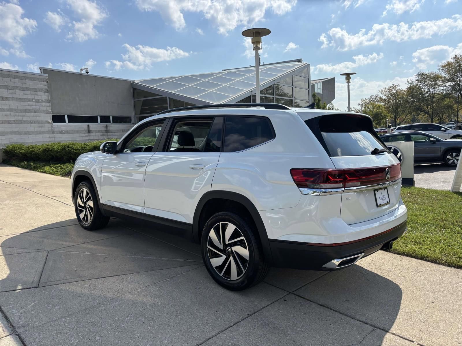 New 2026 Volkswagen Atlas SE image 5