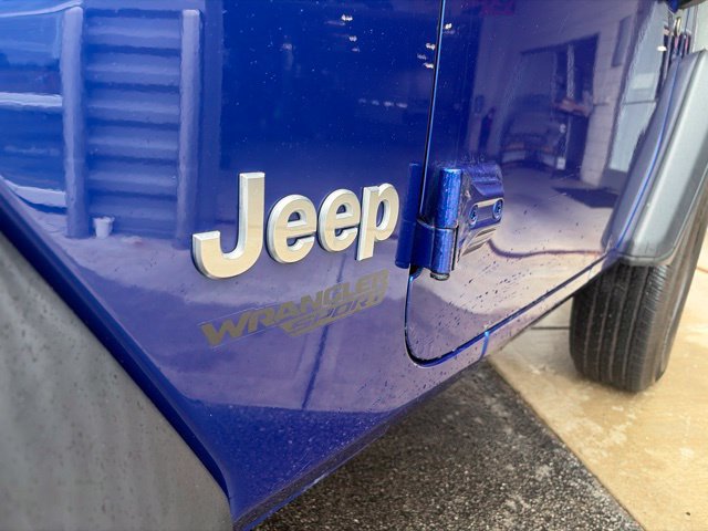 Used 2019 Jeep Wrangler Sport AWD/4WD image 7