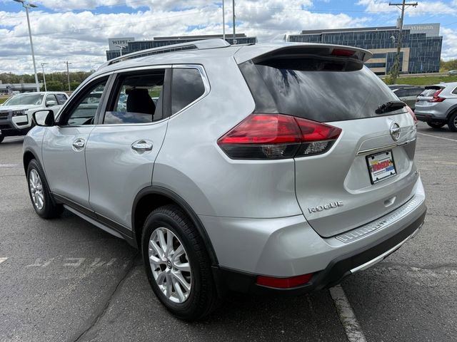 Used 2017 Nissan Rogue SV AWD/4WD image 4