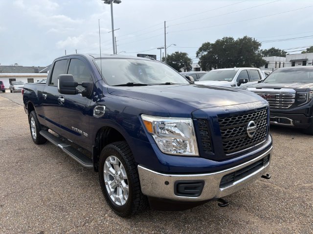 Used 2019 Nissan Titan SV w/ SV Convenience Package AWD/4WD image 4