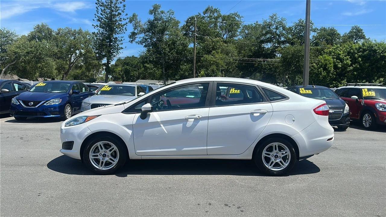 Used 2017 Ford Fiesta SE FWD image 5