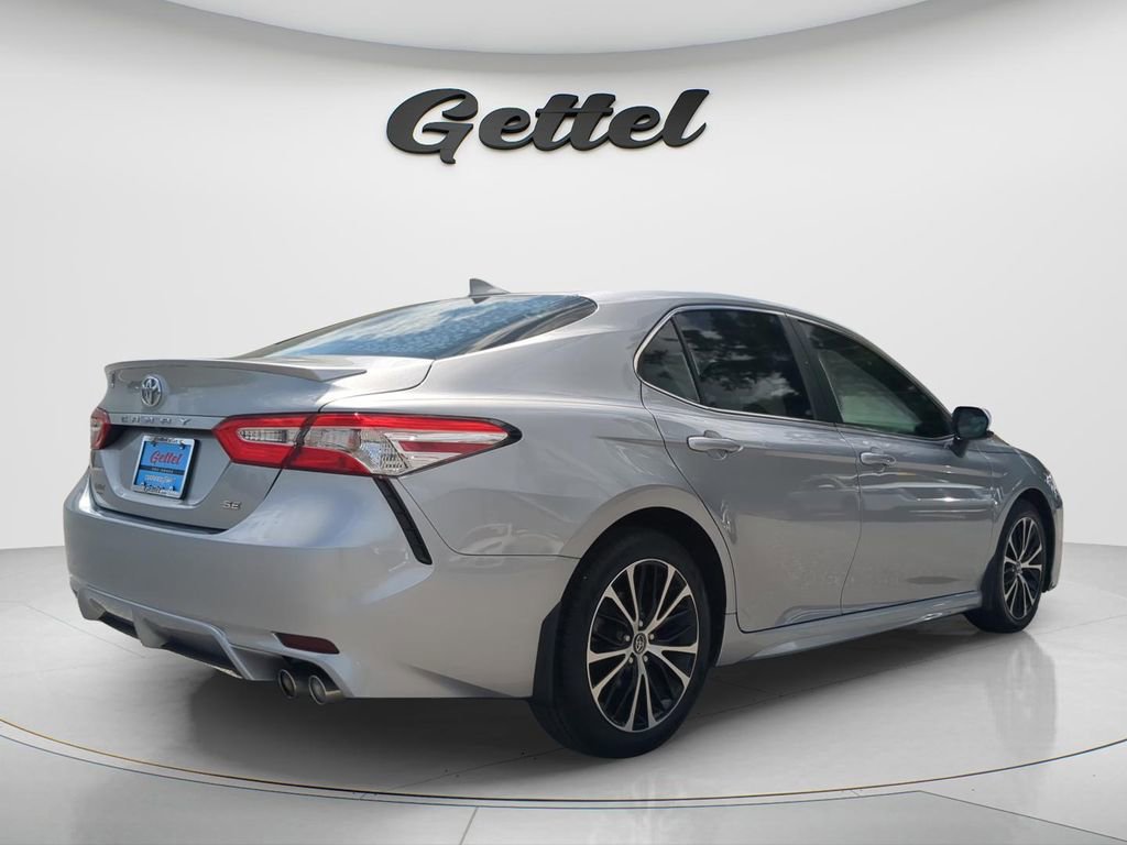 Used 2020 Toyota Camry SE FWD image 5