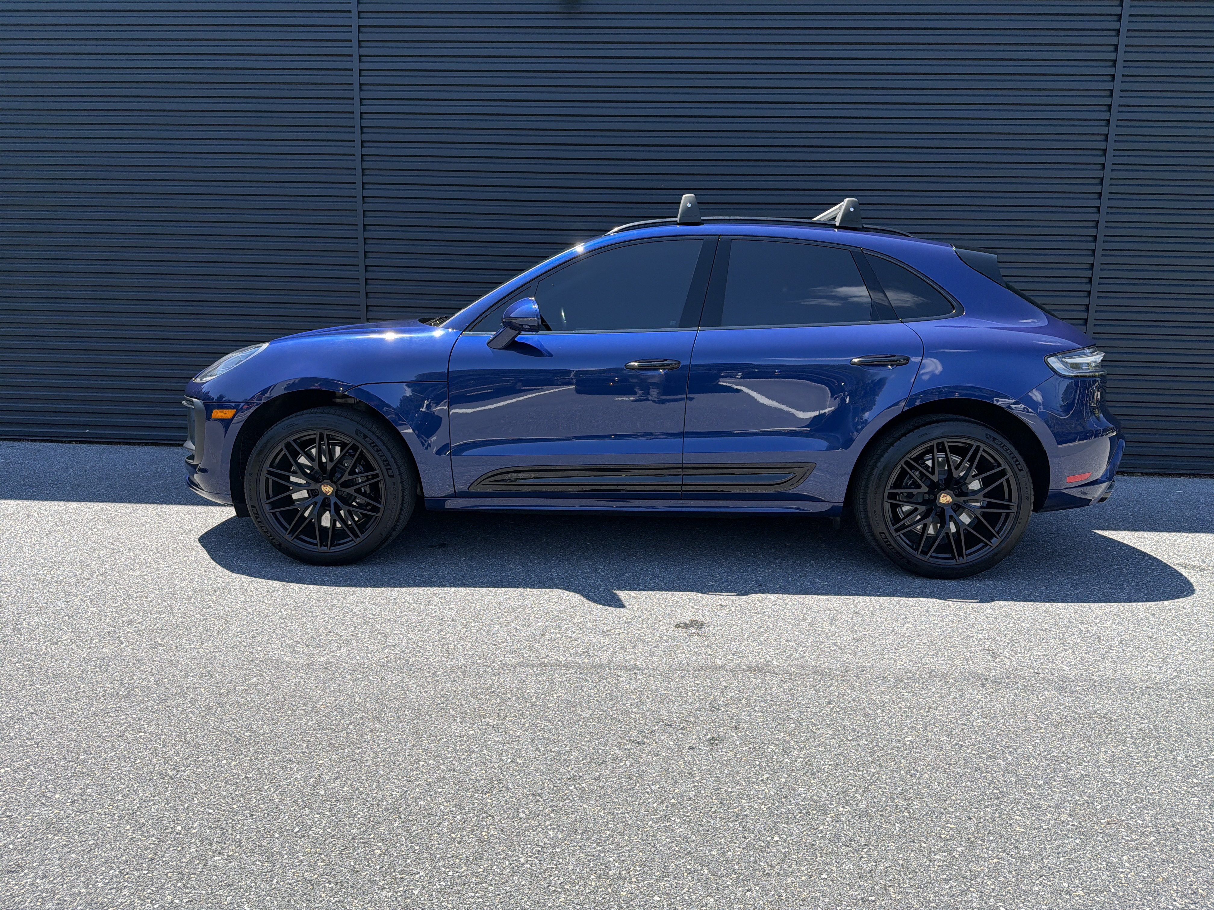 Certified 2023 Porsche Macan GTS AWD/4WD image 2