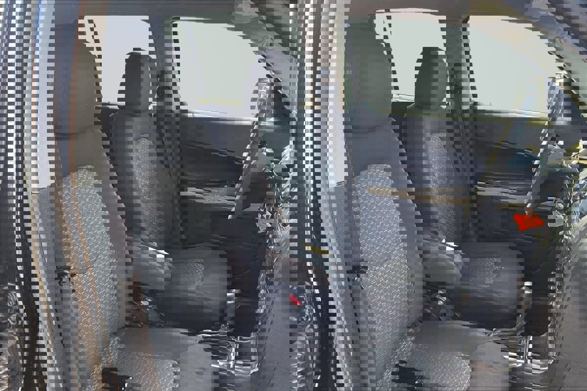 Used 2010 Chevrolet HHR LT image 7