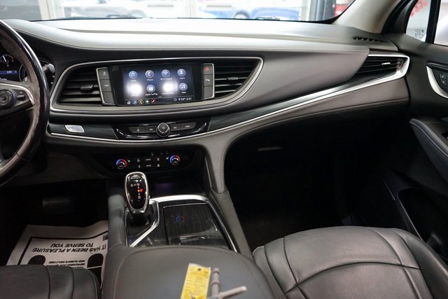 Used 2020 Buick Enclave Essence image 10