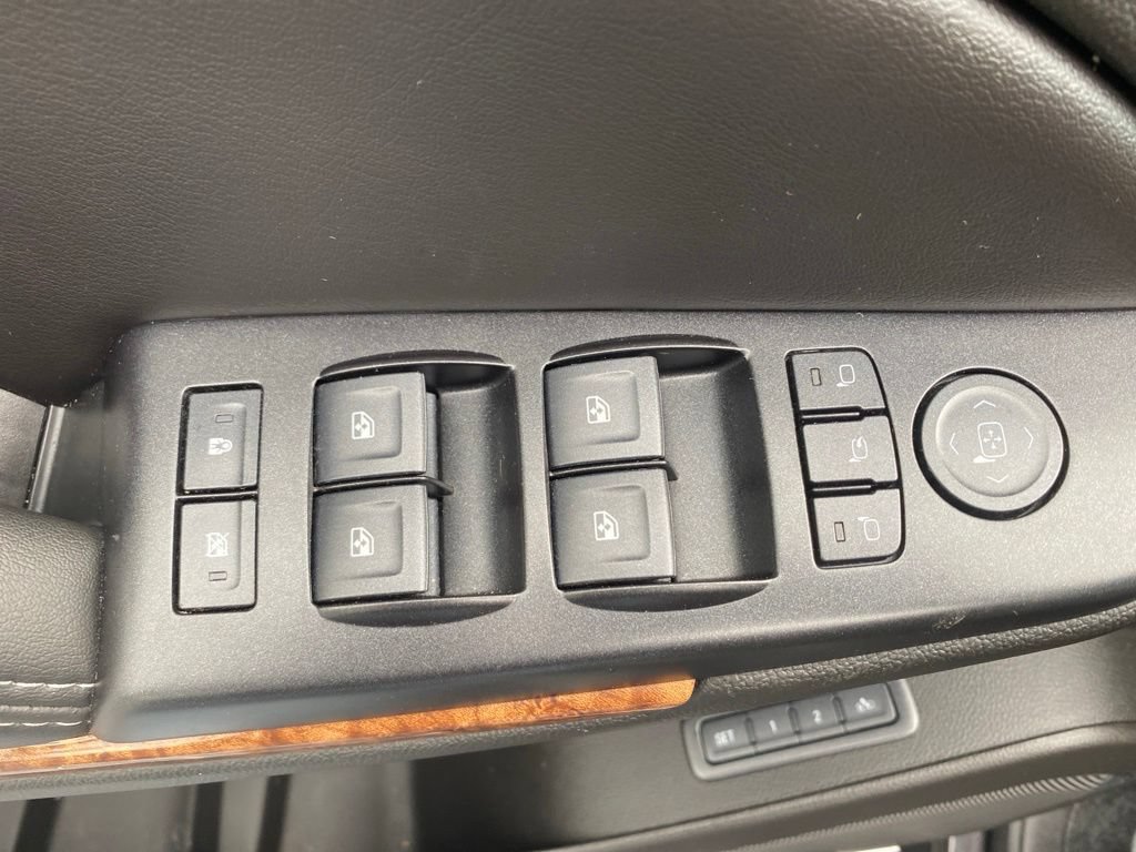 Used 2018 Chevrolet Tahoe Premier AWD/4WD image 19