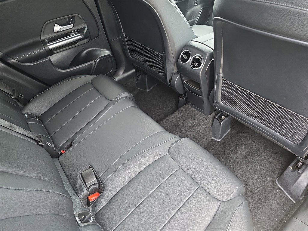 Used 2021 Mercedes-Benz GLA 250 4MATIC image 11