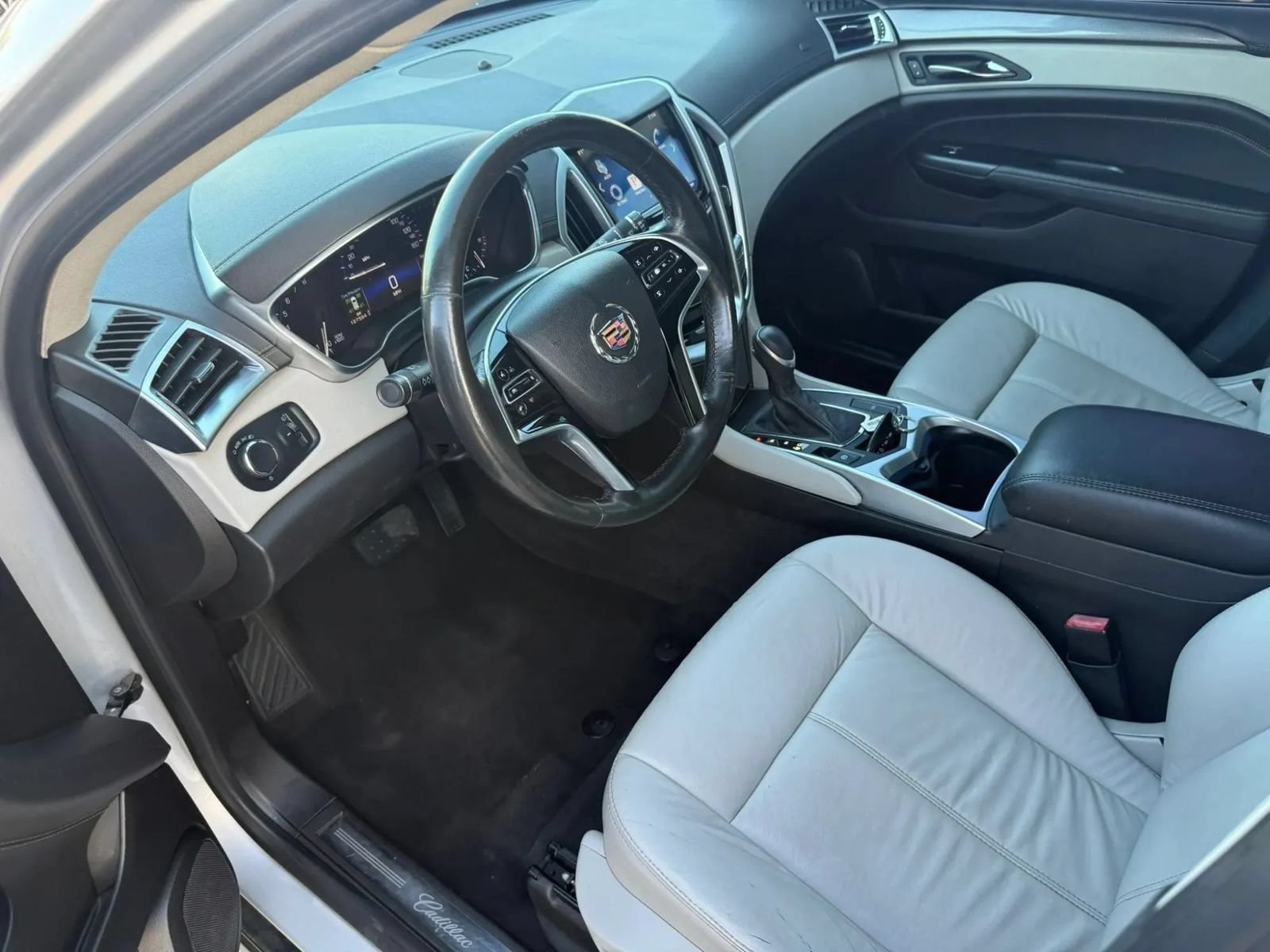 Used 2015 Cadillac SRX FWD image 14