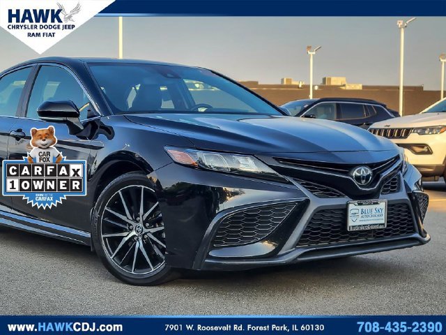 Used 2023 Toyota Camry SE FWD image 2