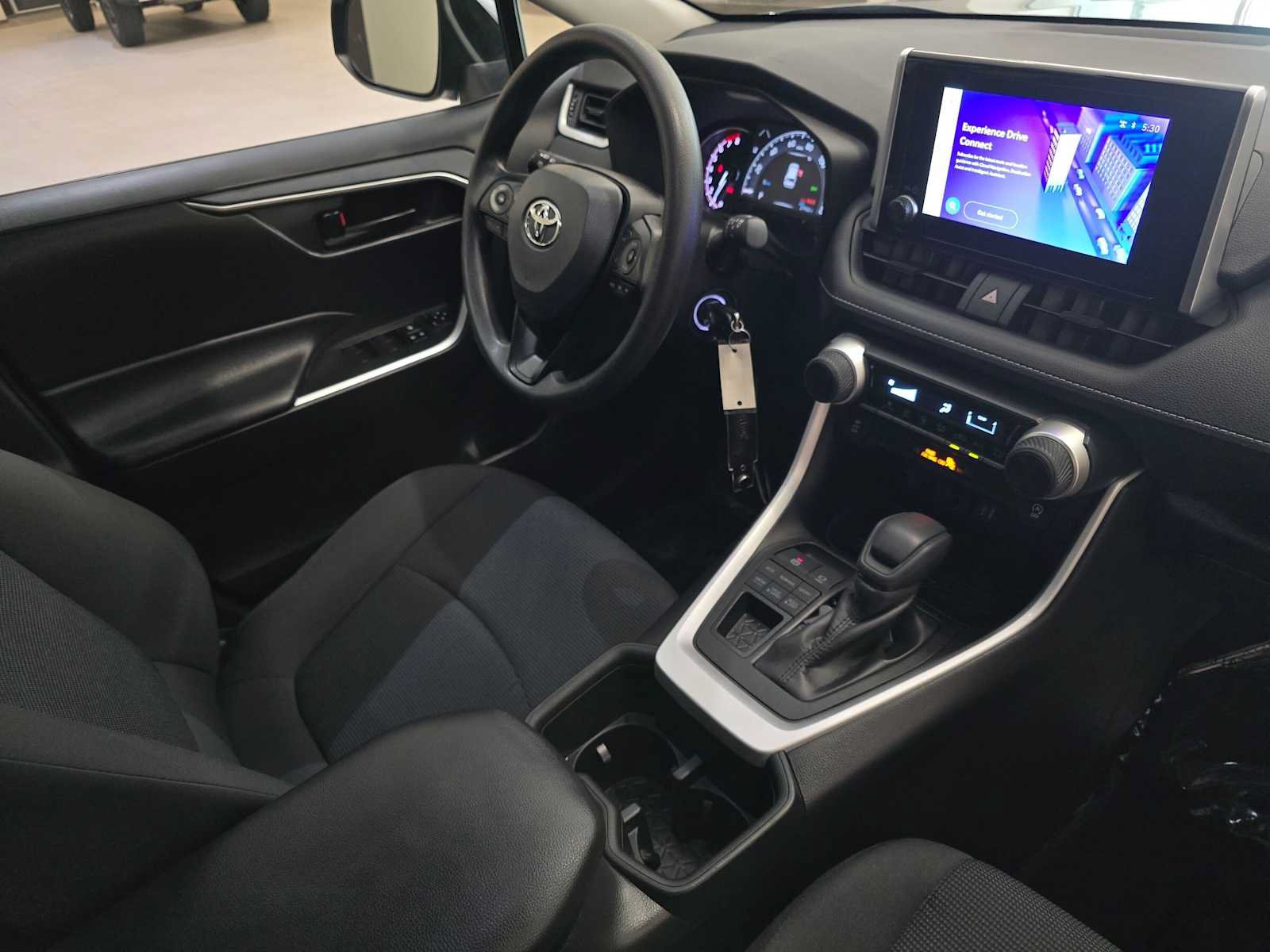 Certified 2023 Toyota RAV4 LE AWD/4WD image 28