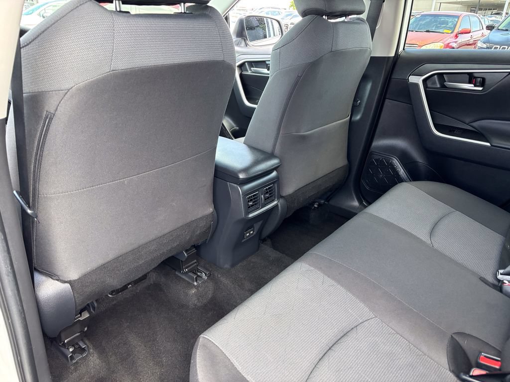 Used 2025 Toyota RAV4 XLE AWD/4WD image 42