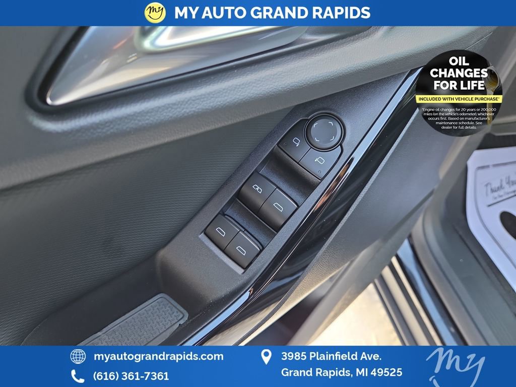 Used 2026 Chevrolet Equinox LT w/ Convenience Package II image 11