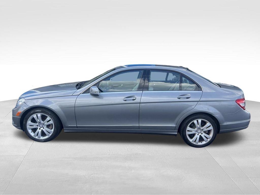 Used 2011 Mercedes-Benz C 300 Sedan image 3
