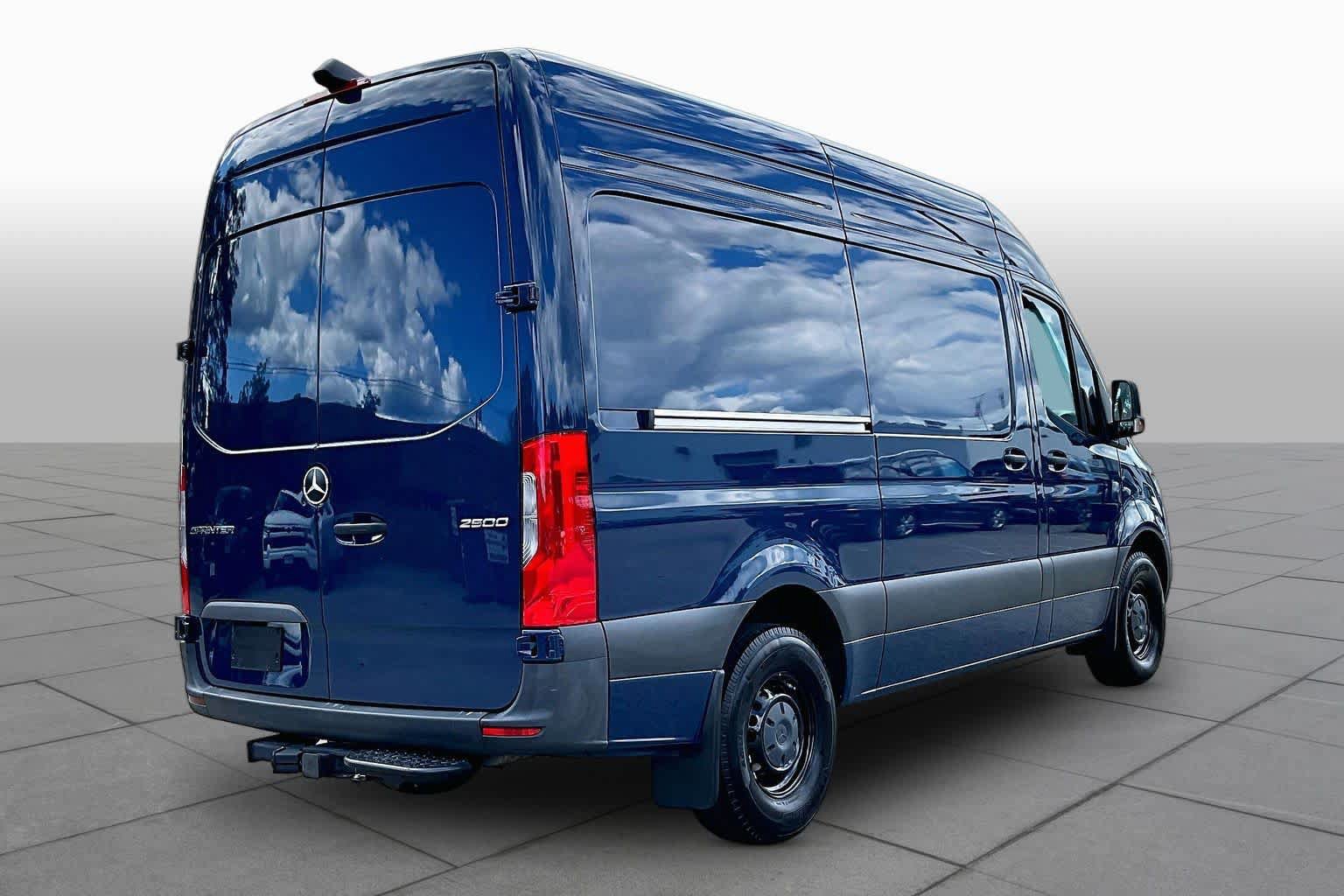 Used 2024 Mercedes-Benz Sprinter 2500 image 13