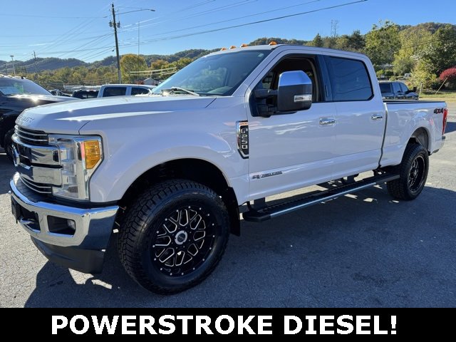 Used 2017 Ford F250 Lariat w/ Chrome Package image 5