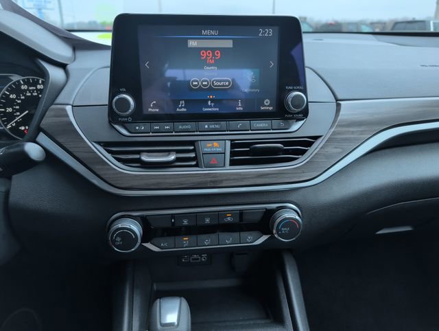 Used 2025 Nissan Altima 2.5 SV AWD/4WD image 19