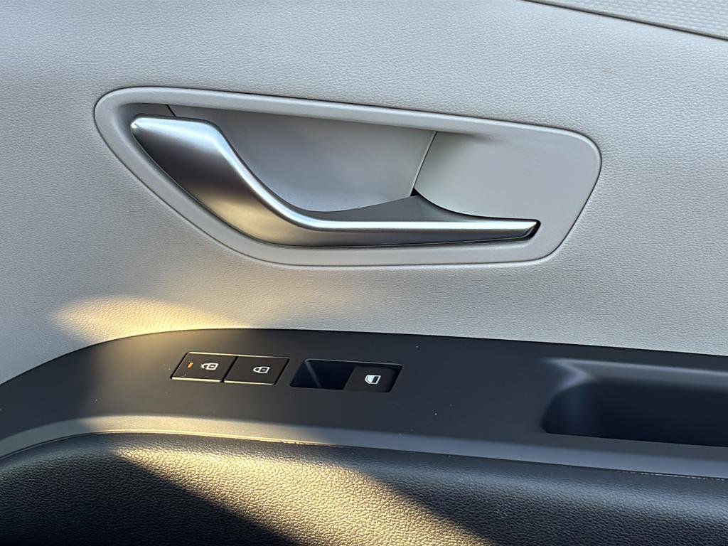 Certified 2025 Hyundai Tucson SE FWD image 37