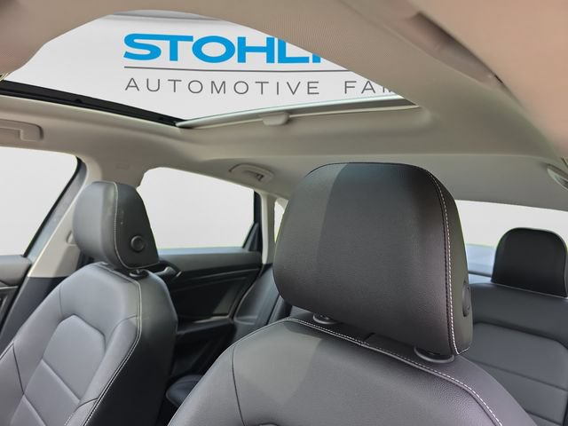 Used 2024 Volkswagen Jetta SE FWD image 12