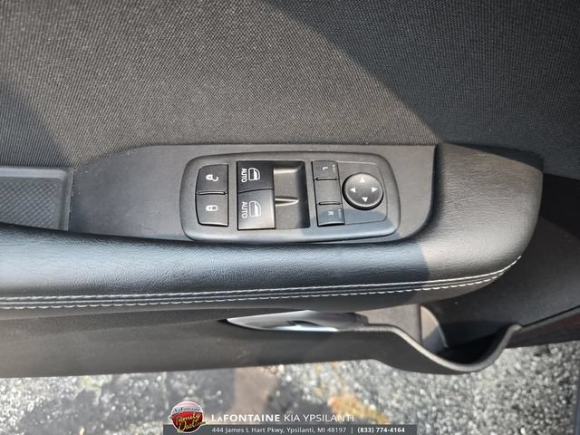 Used 2017 Dodge Challenger R/T w/ Cold Weather Group RWD image 15