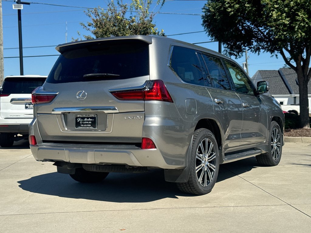 Used 2019 Lexus LX 570 4WD w/ Luxury Package image 8