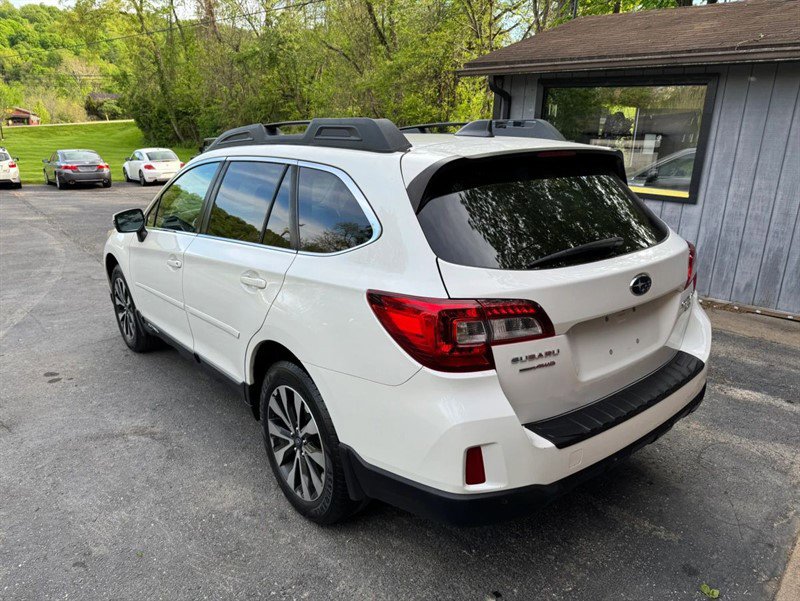 Used 2017 Subaru Outback 3.6R Limited AWD/4WD image 6