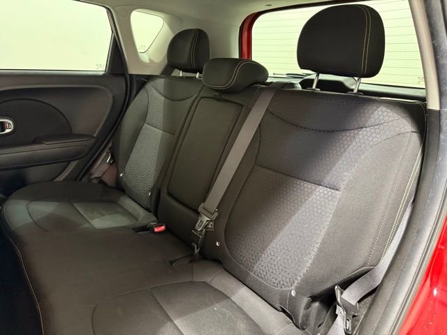 Used 2015 Kia Soul + image 21
