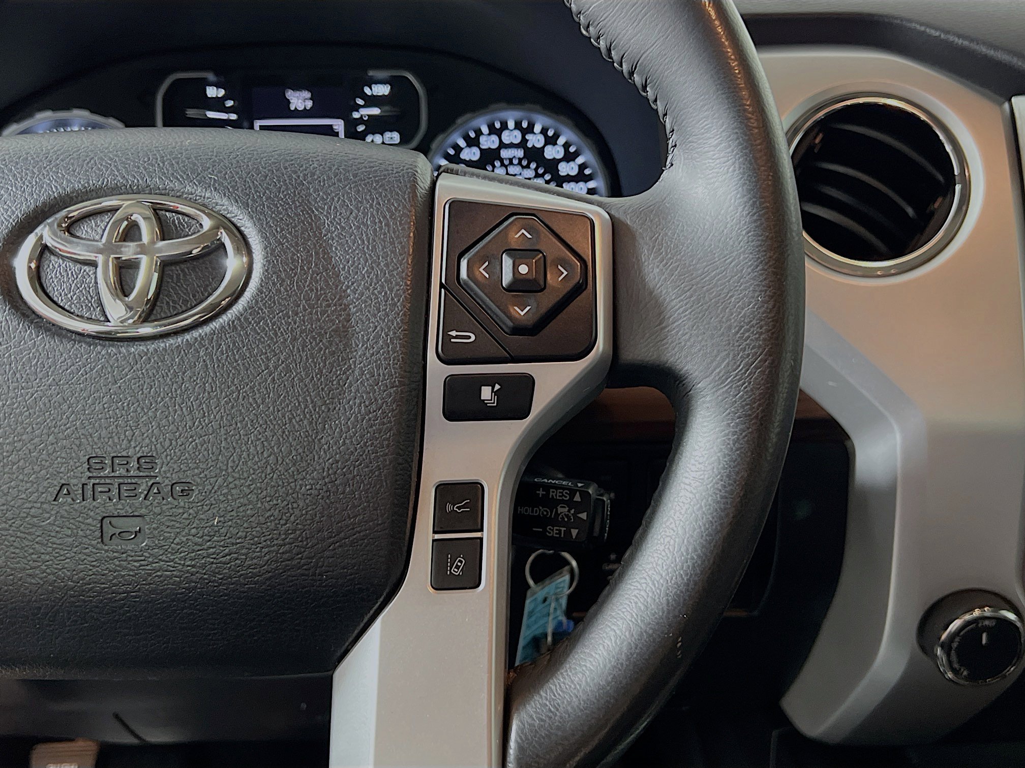 Used 2018 Toyota Tundra Limited w/ Limited Premium Package image 20