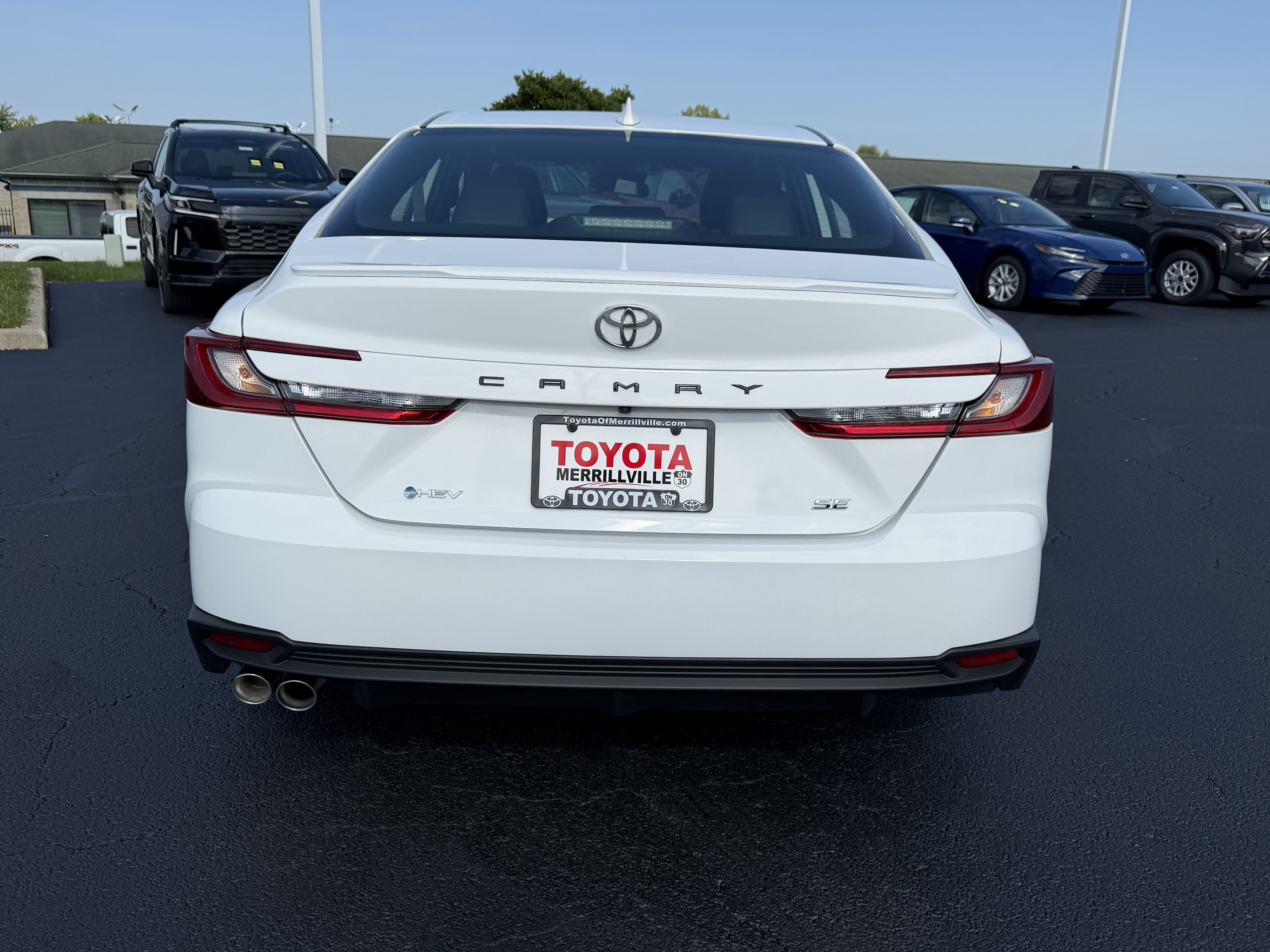 Used 2025 Toyota Camry SE FWD image 7