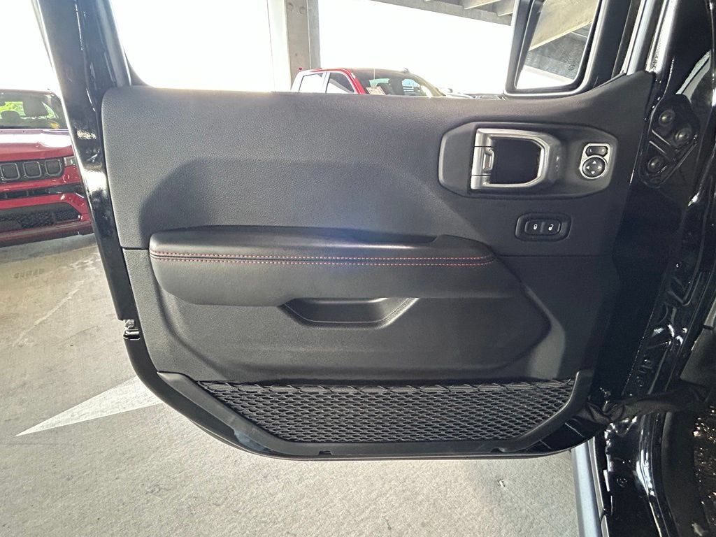 Used 2026 Jeep Wrangler Unlimited Rubicon AWD/4WD image 18