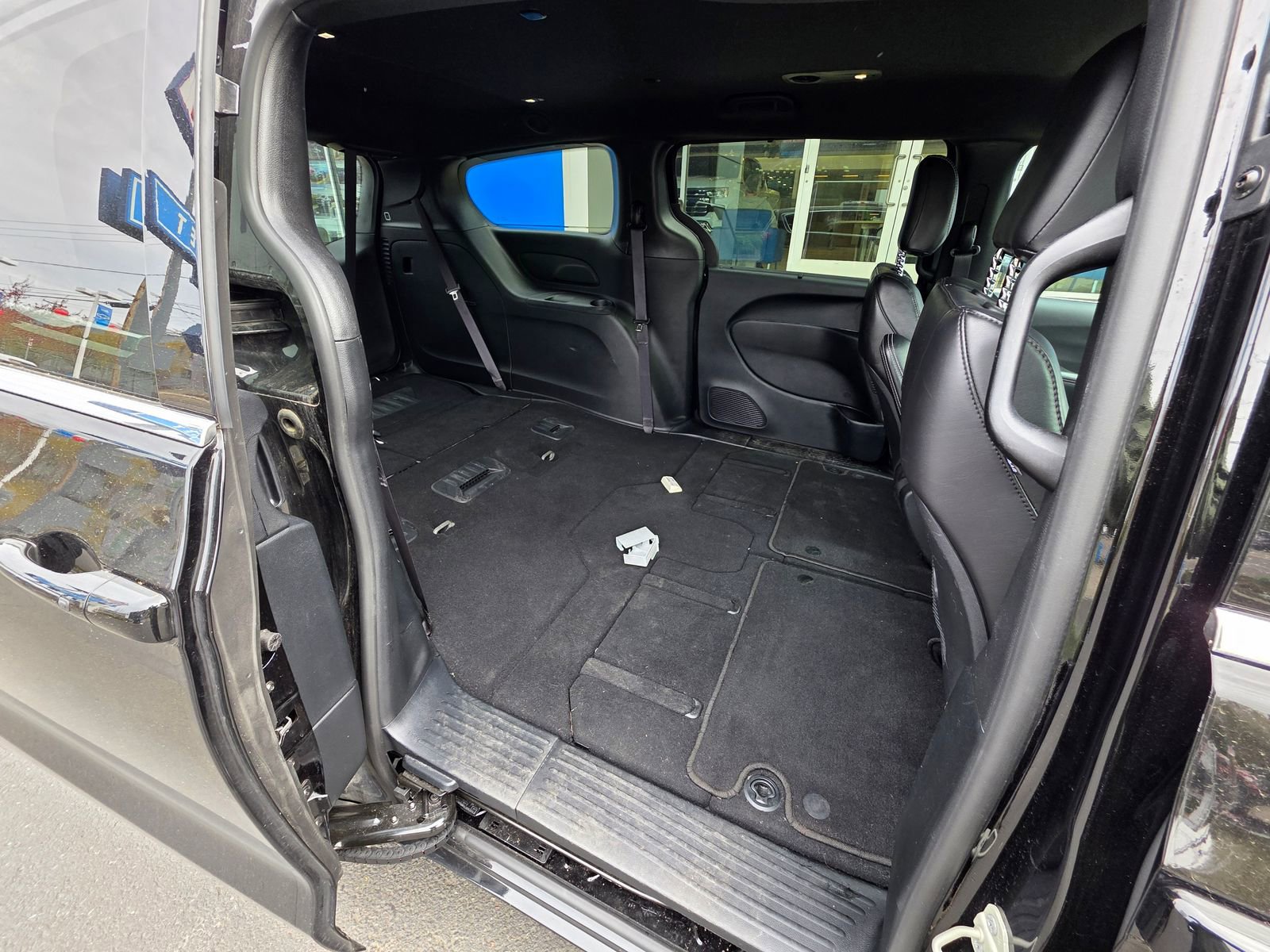 Used 2025 Chrysler Pacifica Select image 14