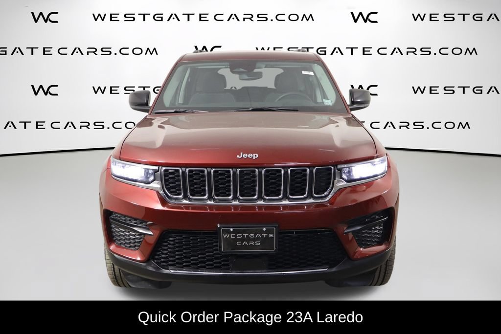 Used 2023 Jeep Grand Cherokee Laredo w/ Trailer Tow Prep Group (B) AWD/4WD video 2