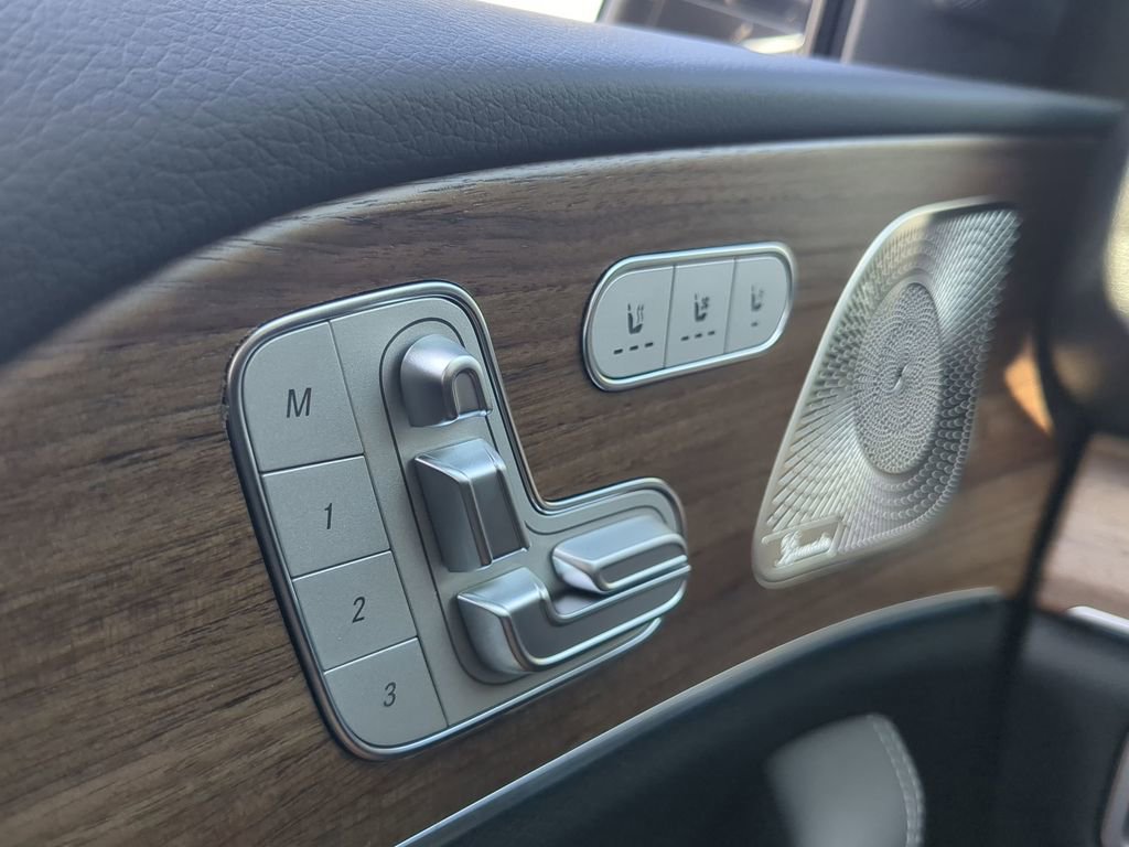 Used 2025 Mercedes-Benz GLE 450e 4MATIC image 12