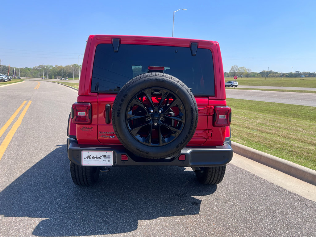 Certified 2025 Jeep Wrangler Unlimited Sahara w/ Safety Group AWD/4WD image 6