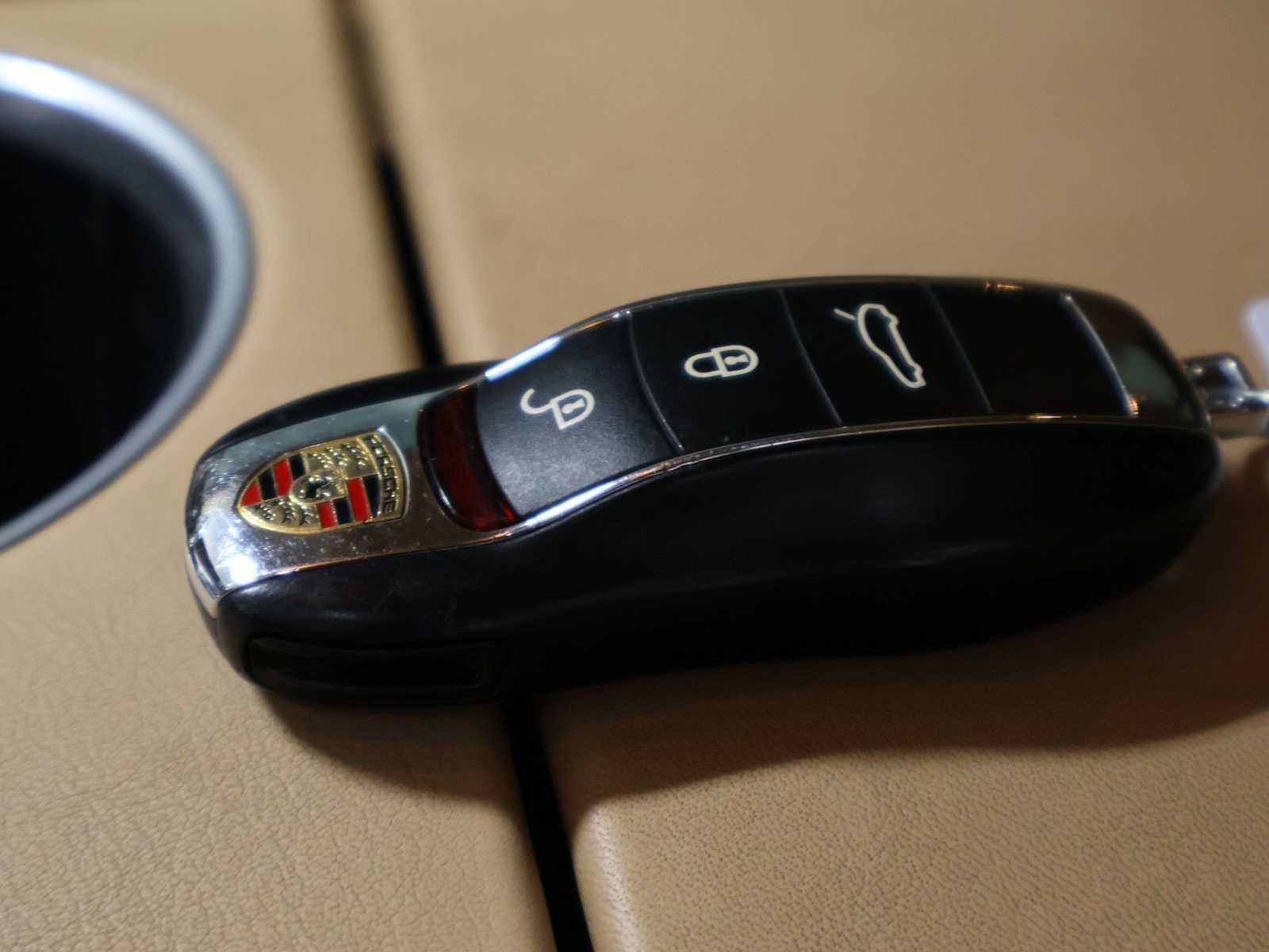 Used 2012 Porsche Panamera S RWD image 40
