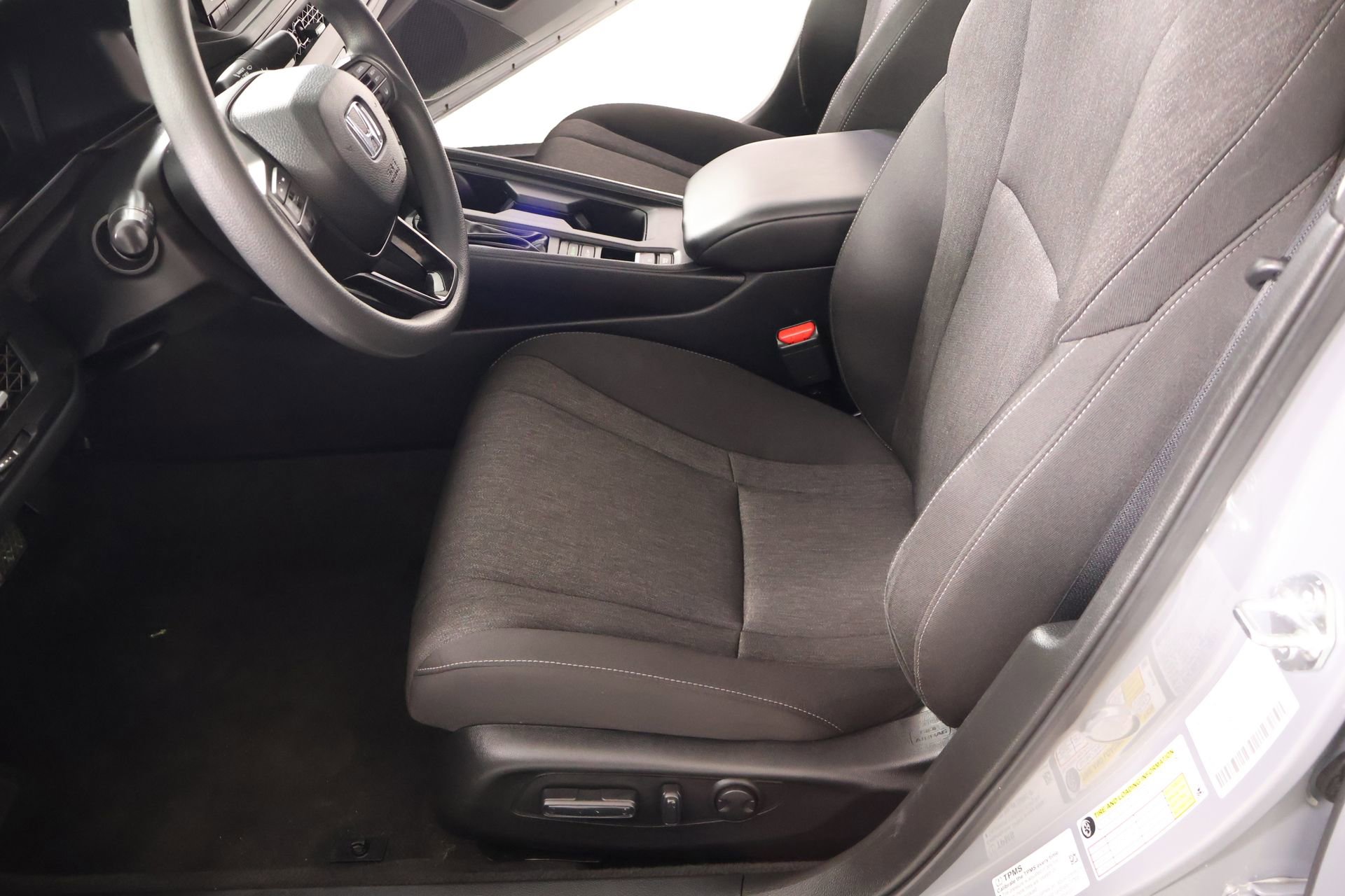 Used 2025 Honda Accord SE image 11